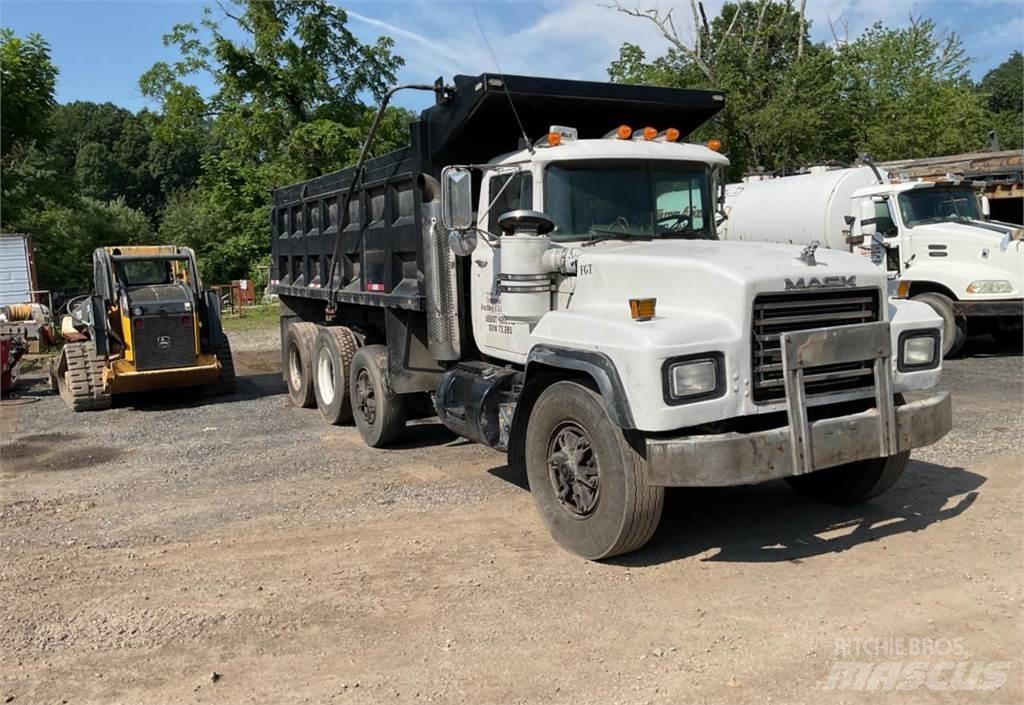Mack E7 傾卸式卡車