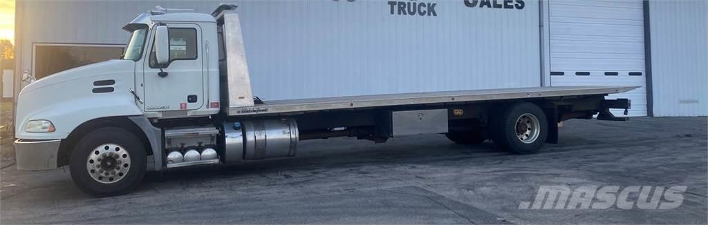 Mack MP7 裝載運輸拖車