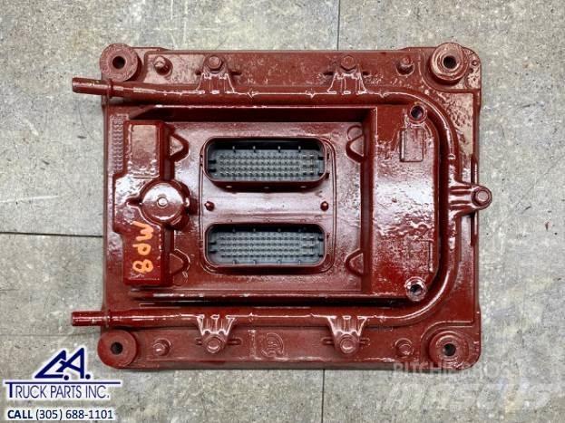 Mack MP8 電子設備