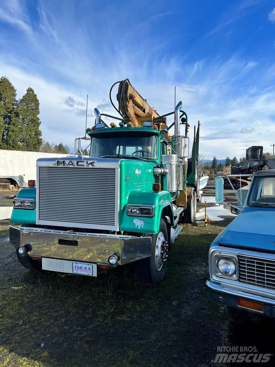 Mack RW700 木材貨車