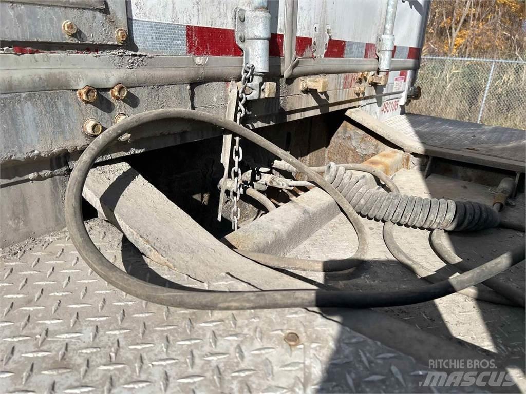 Manac  篷布拖車