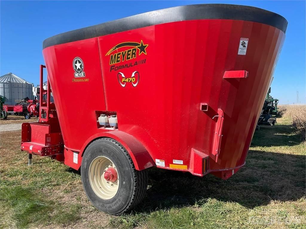 Meyer F470 混合餵料機