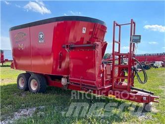Meyer F700 混合餵料機