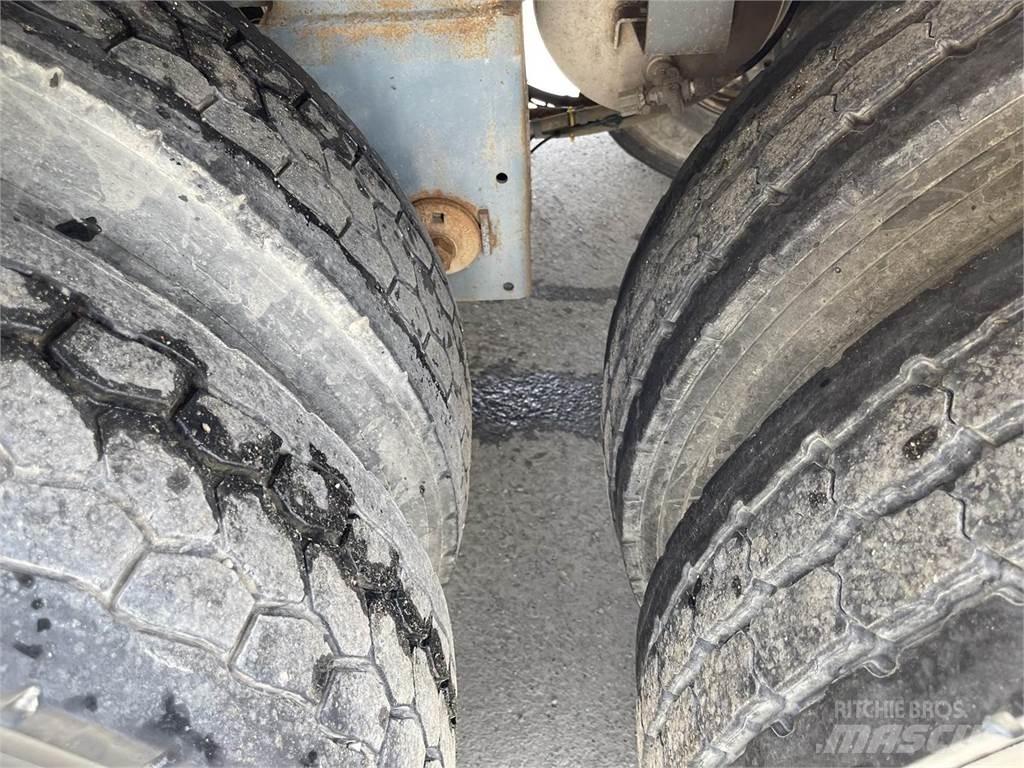 Polar  罐體拖車