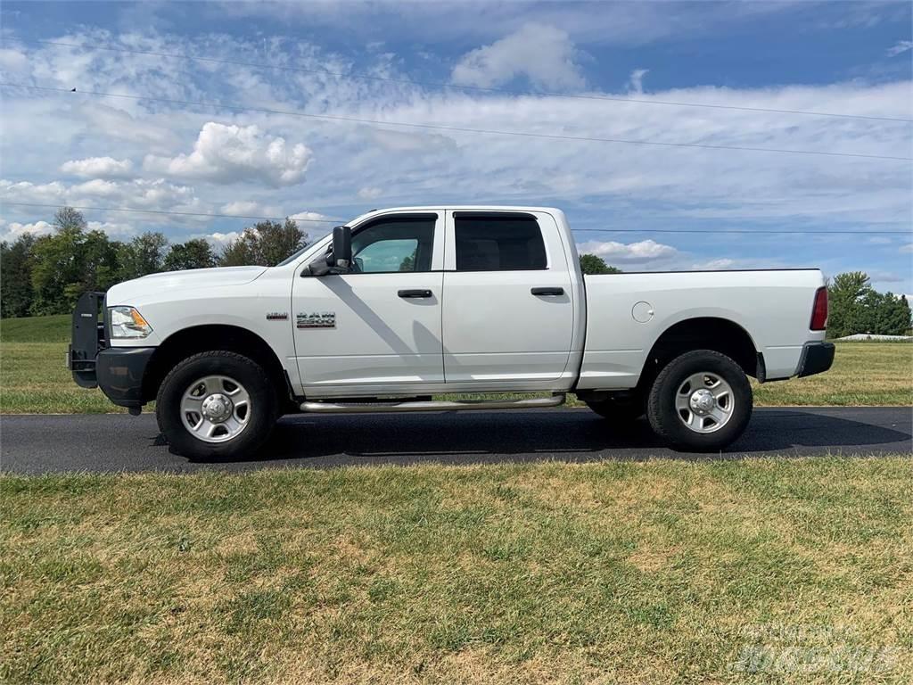 RAM 2500 皮卡.傳統半斗卡車/側卸板