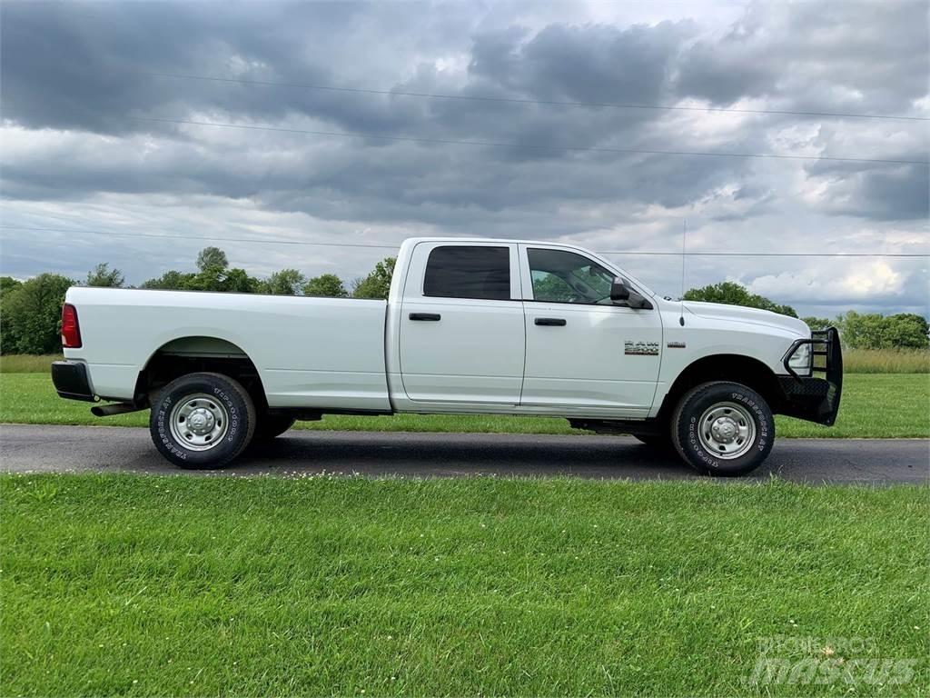 RAM 2500 皮卡.傳統半斗卡車/側卸板