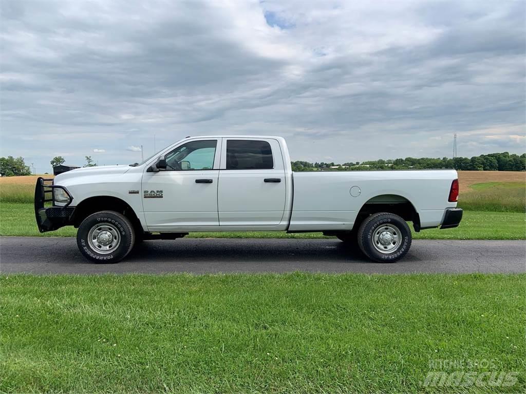 RAM 2500 皮卡.傳統半斗卡車/側卸板