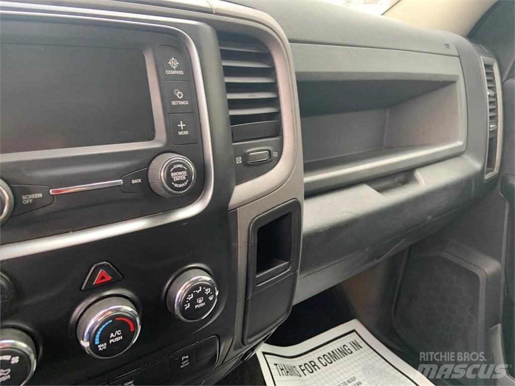 RAM 2500 皮卡.傳統半斗卡車/側卸板