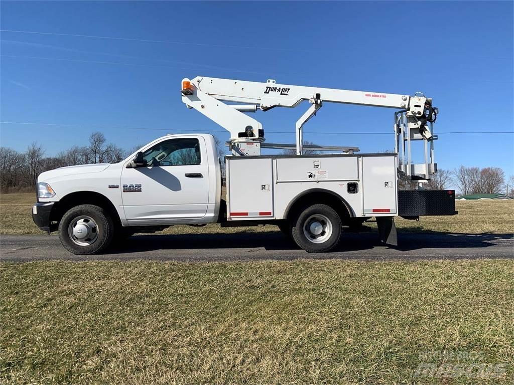 RAM 3500 卡車裝載高空作業車