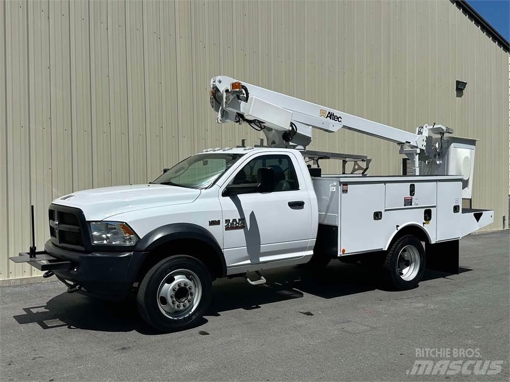 RAM 4500 卡車裝載高空作業車