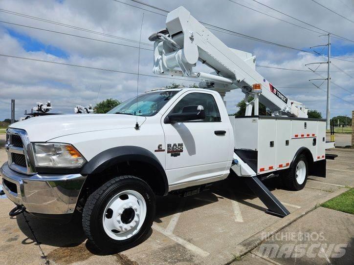 RAM 5500 卡車裝載高空作業車