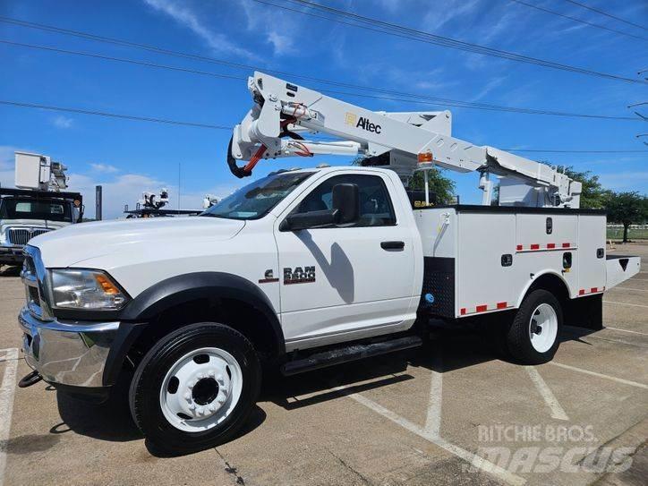 RAM 5500 卡車裝載高空作業車