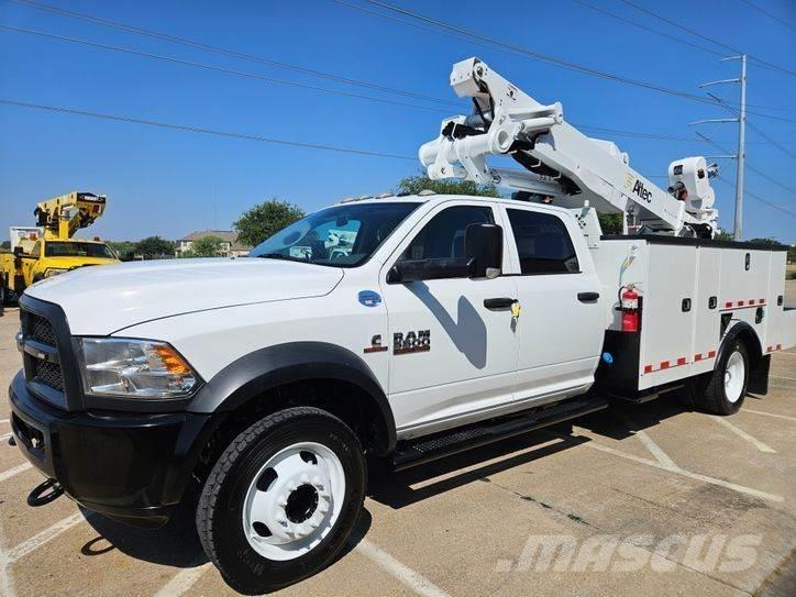 RAM 5500 卡車裝載高空作業車