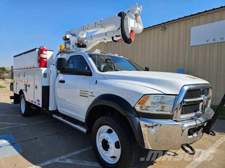 RAM 5500 卡車裝載高空作業車