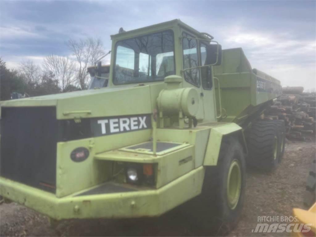 Terex 2566 廂式貨物運輸車