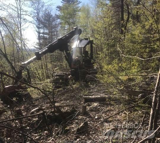 Valmet 921 收穫機