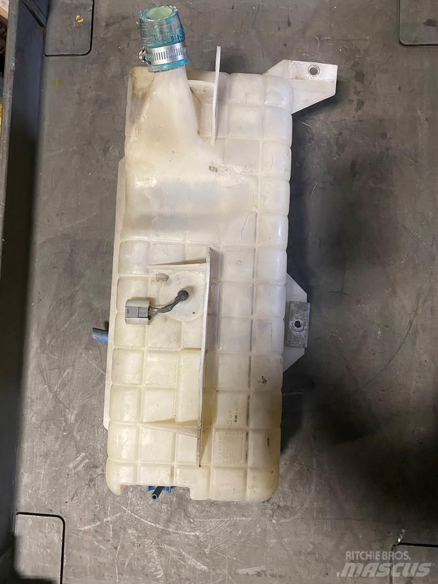 Volvo  散熱器/水箱