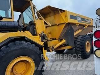 Volvo A25C 鉸接式起吊車