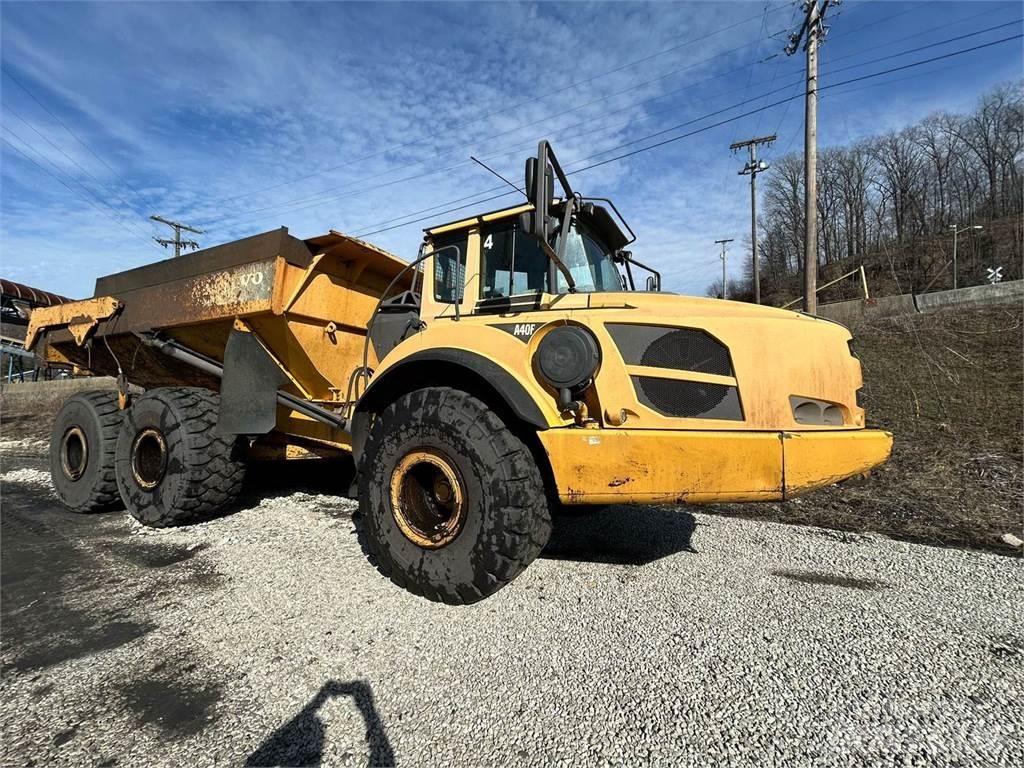 Volvo A40F 鉸接式起吊車