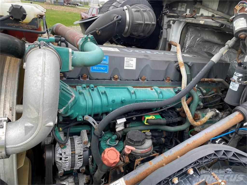 Volvo D13 引擎/發動機
