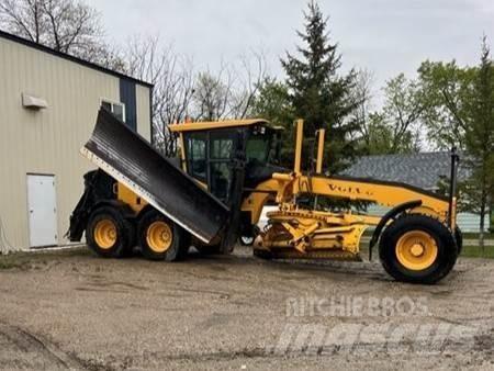 Volvo G960 平土機