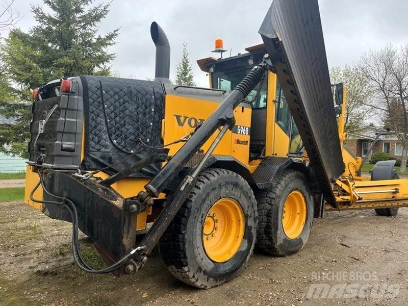 Volvo G960 平土機