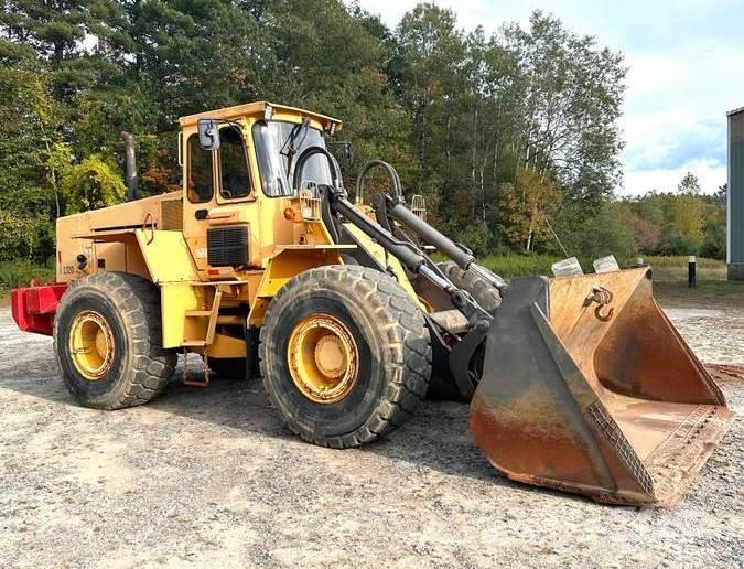 Volvo L120 輪胎式裝載機