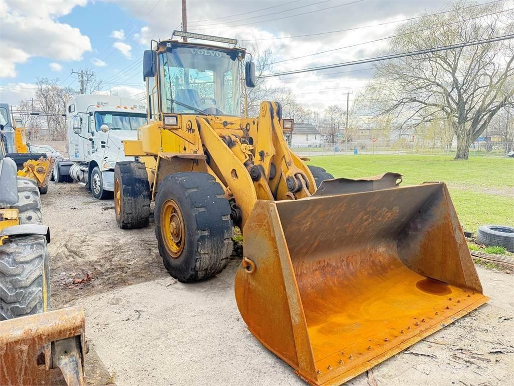 Volvo L90D 輪胎式裝載機