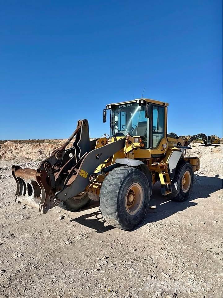Volvo L90F 輪胎式裝載機