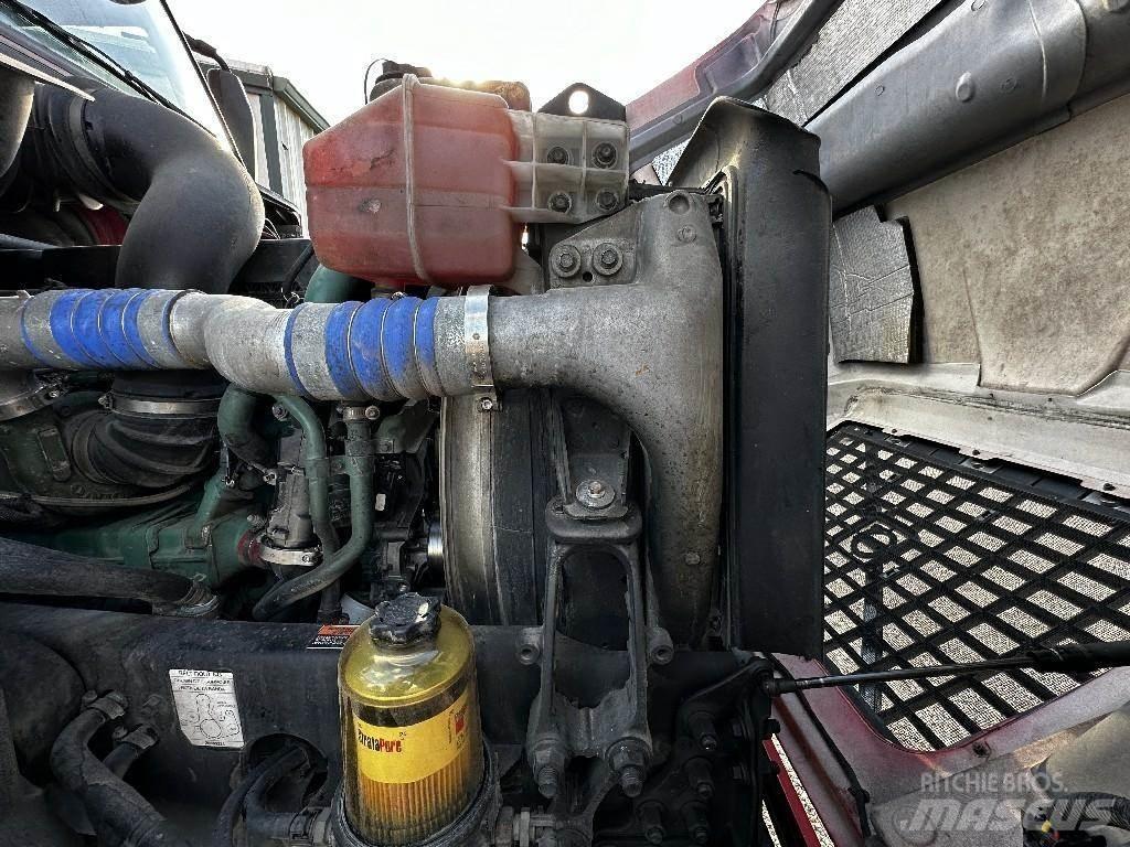 Volvo VNL 散熱器/水箱