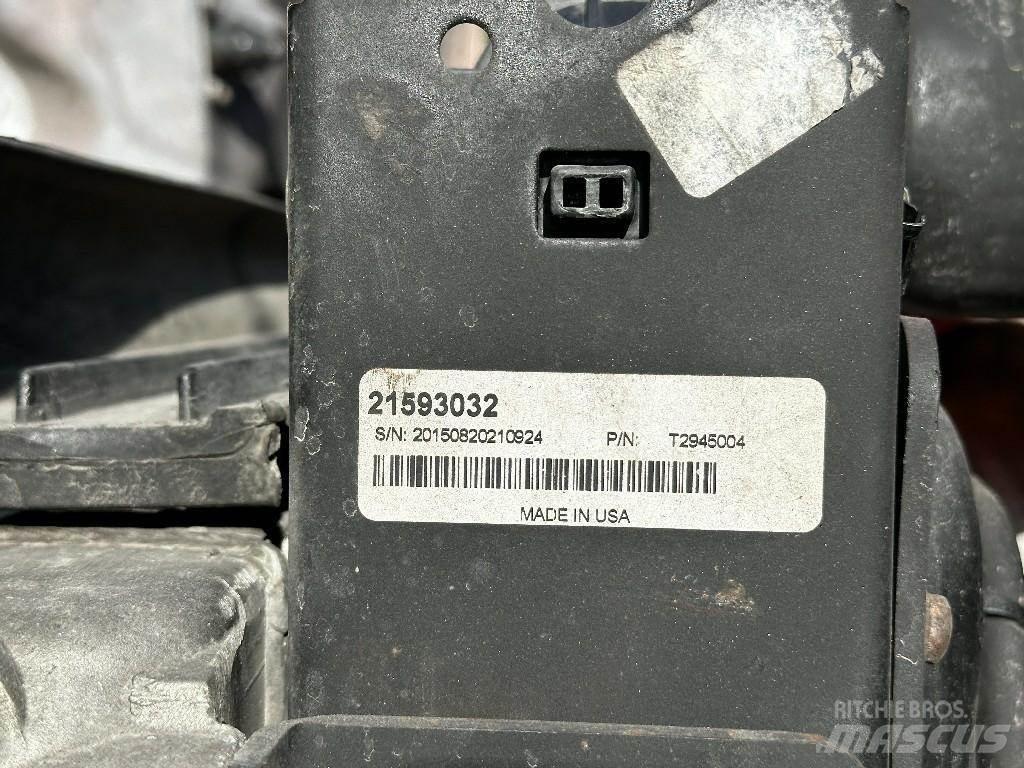 Volvo VNL 散熱器/水箱