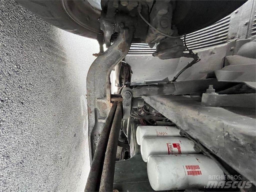 Volvo VNL 軸