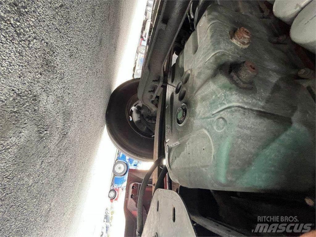Volvo VNL 軸