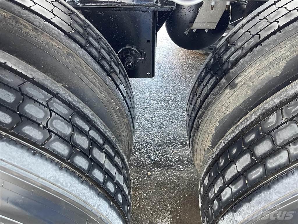 Wabash  罐體拖車