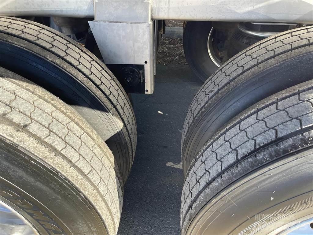 Wabash  罐體拖車