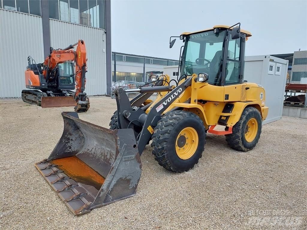 Volvo L30G 輪胎式裝載機