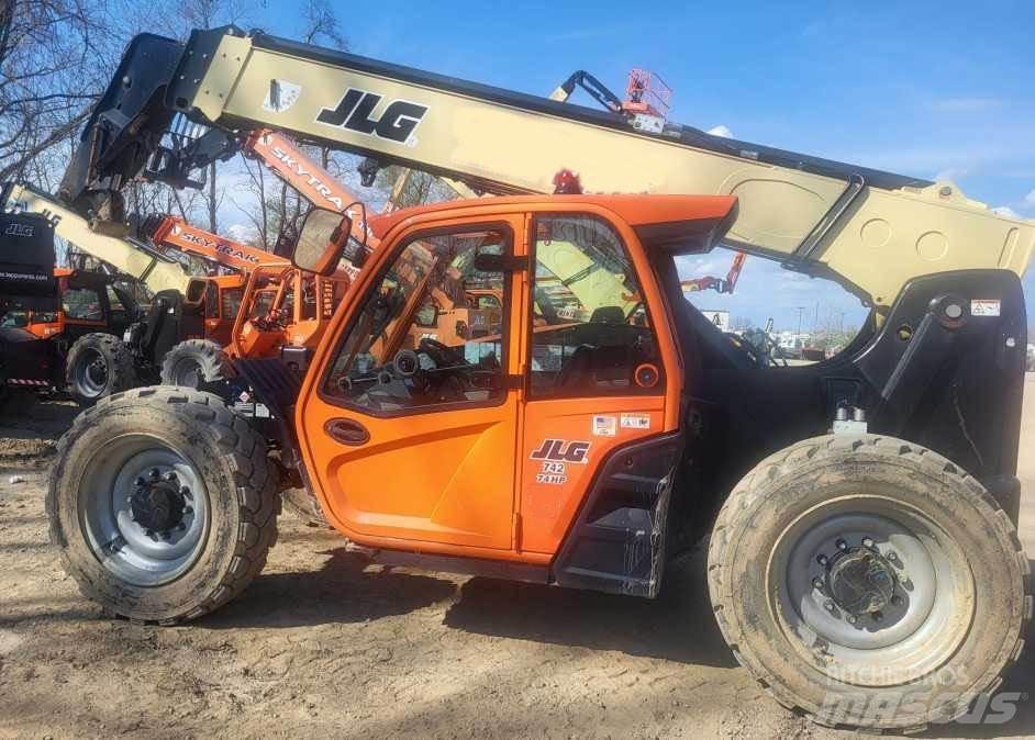 JLG 742 伸縮臂操作車