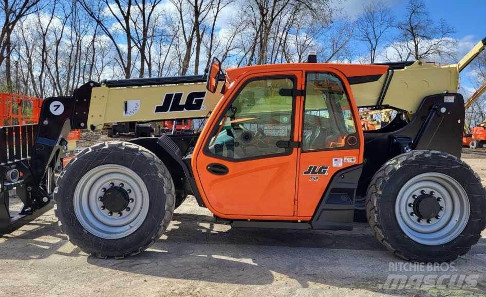 JLG 742 伸縮臂操作車