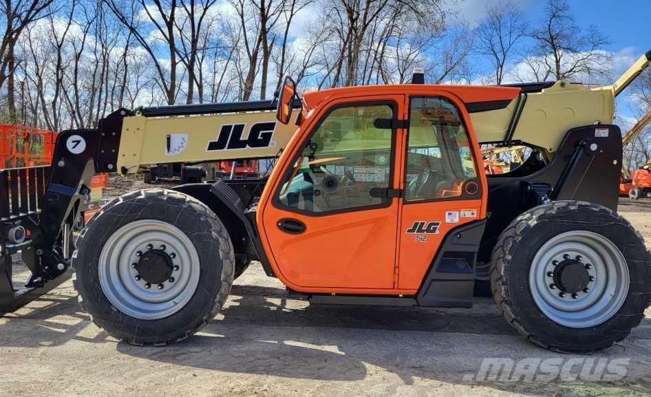 JLG 742 伸縮臂操作車