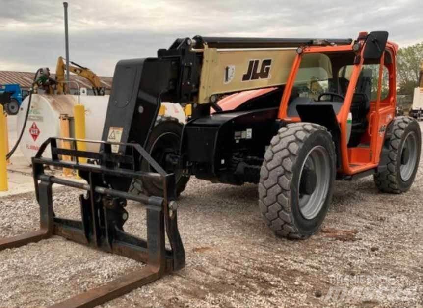 JLG 943 伸縮臂操作車
