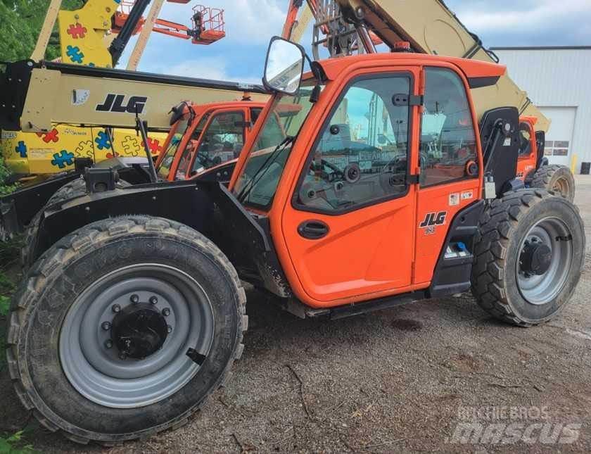 JLG 943 伸縮臂操作車