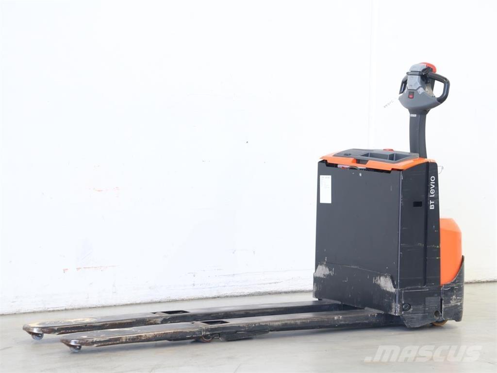 BT LWE160 行走控制式堆積機