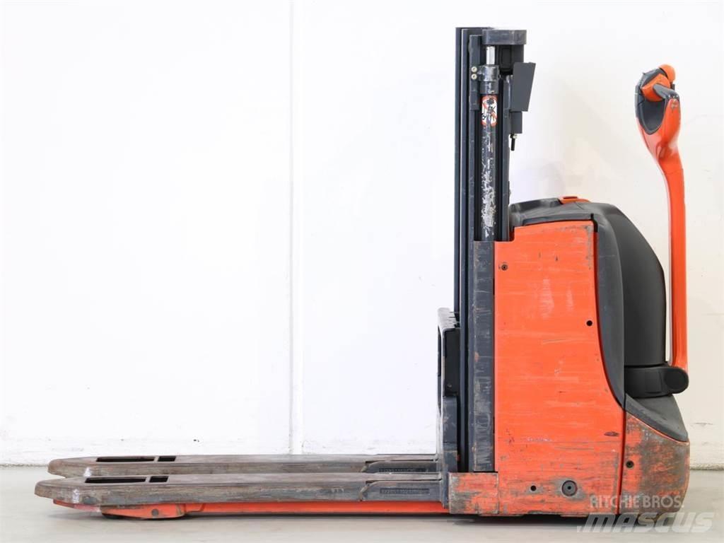 Linde D06/1160 行走控制式堆積機