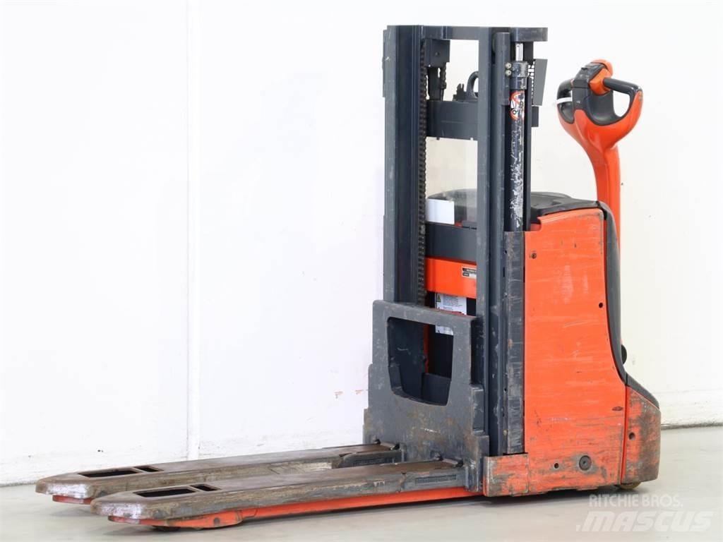 Linde D06/1160 行走控制式堆積機