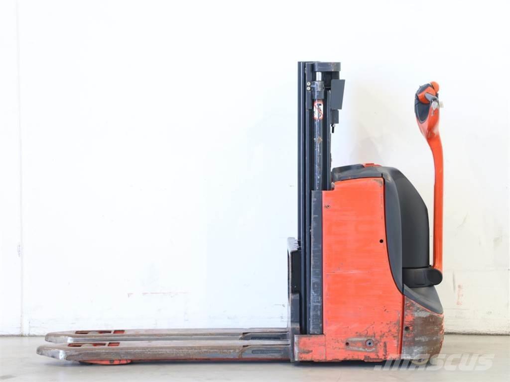 Linde D06/1160 行走控制式堆積機