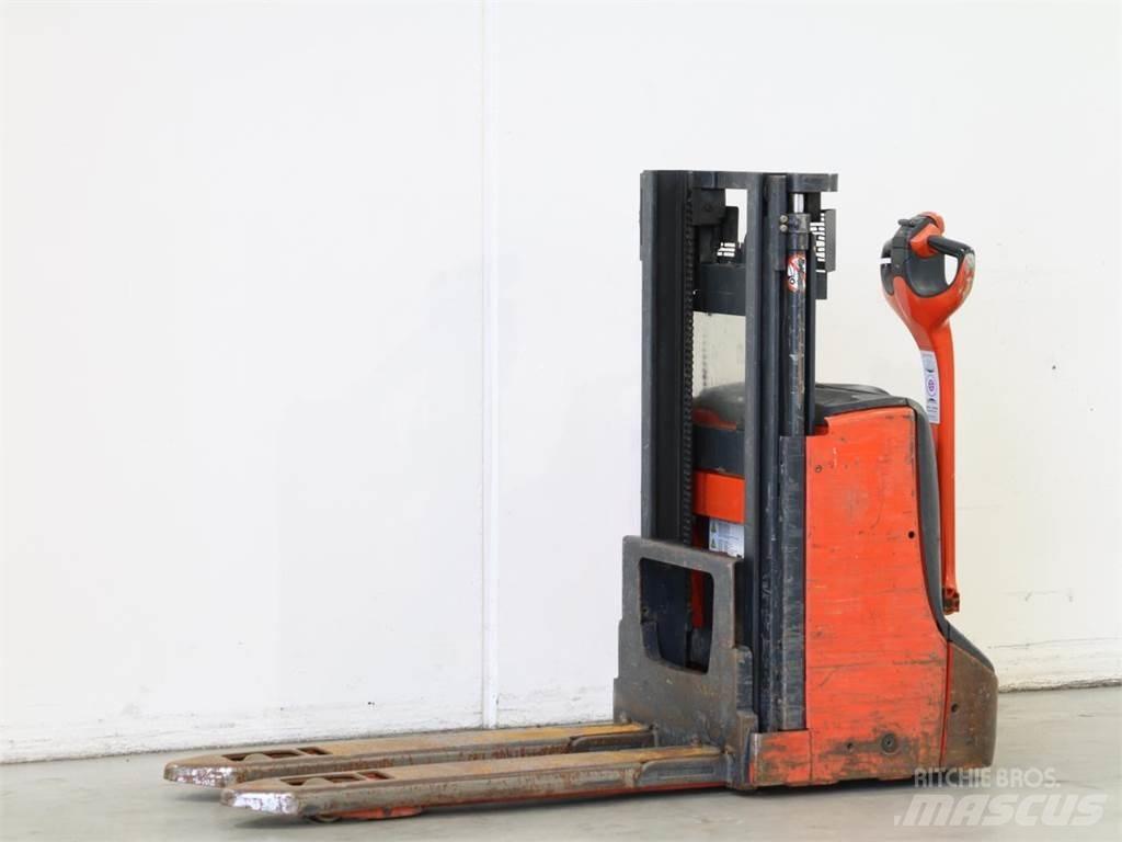 Linde D06/1160-00 行走控制式堆積機