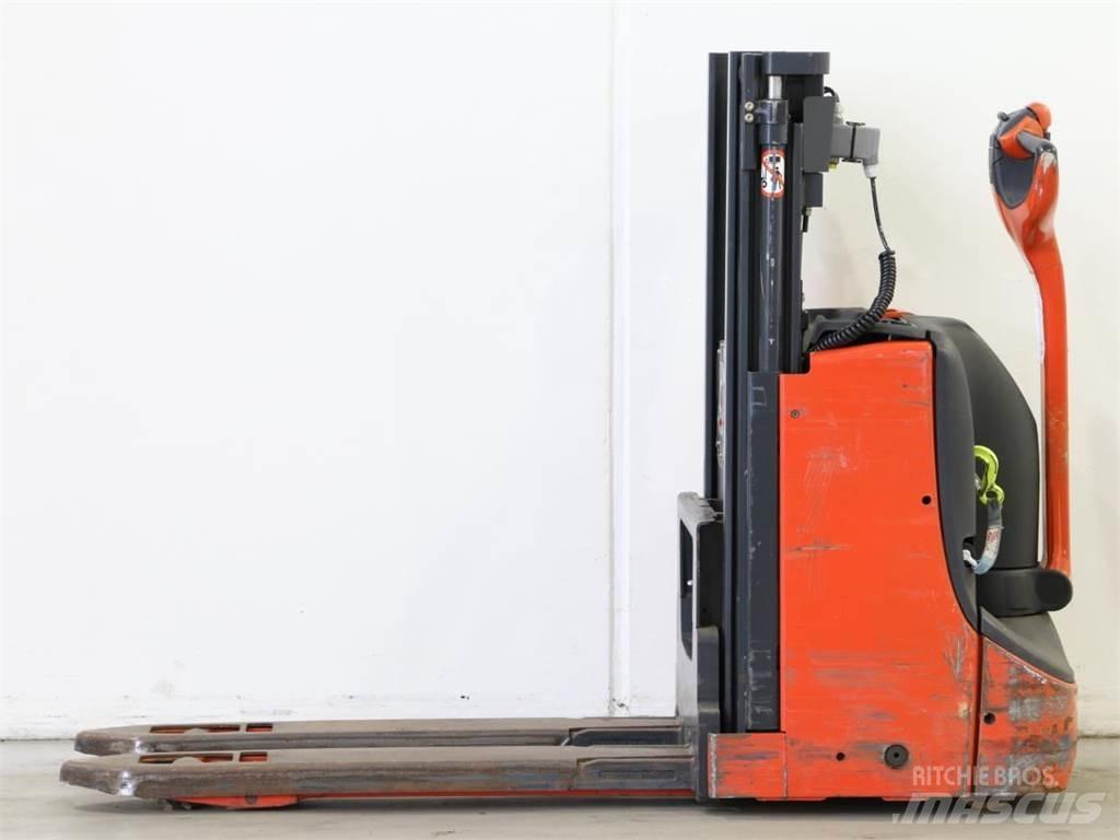 Linde D06/1160-00 行走控制式堆積機