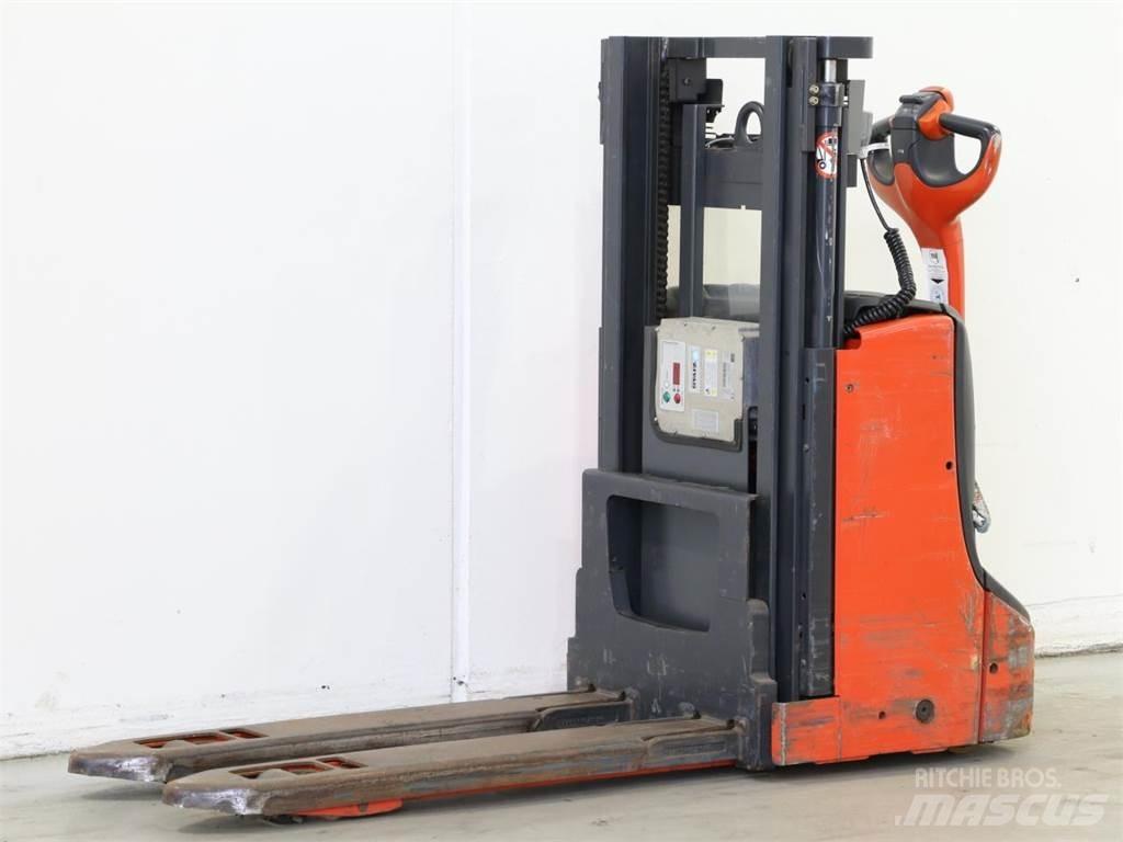 Linde D06/1160-00 行走控制式堆積機