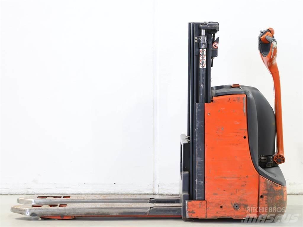 Linde D06/1160-00 行走控制式堆積機