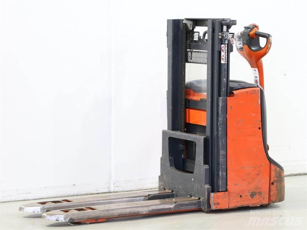 Linde D06/1160-00 行走控制式堆積機